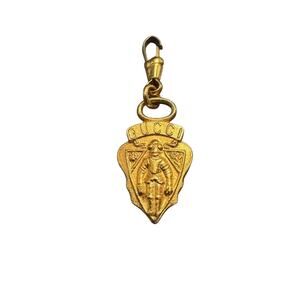 Gucci Vintage Knight Shield Charm – Gold Crest Pendant Accessory